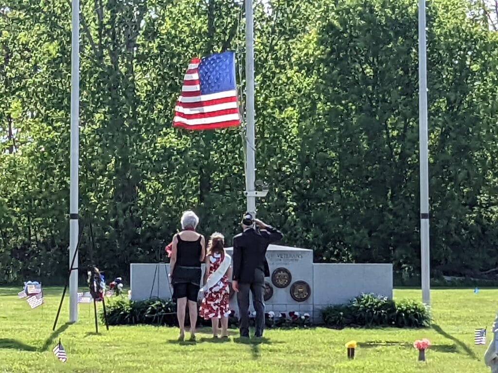 Salute after laying the wreath